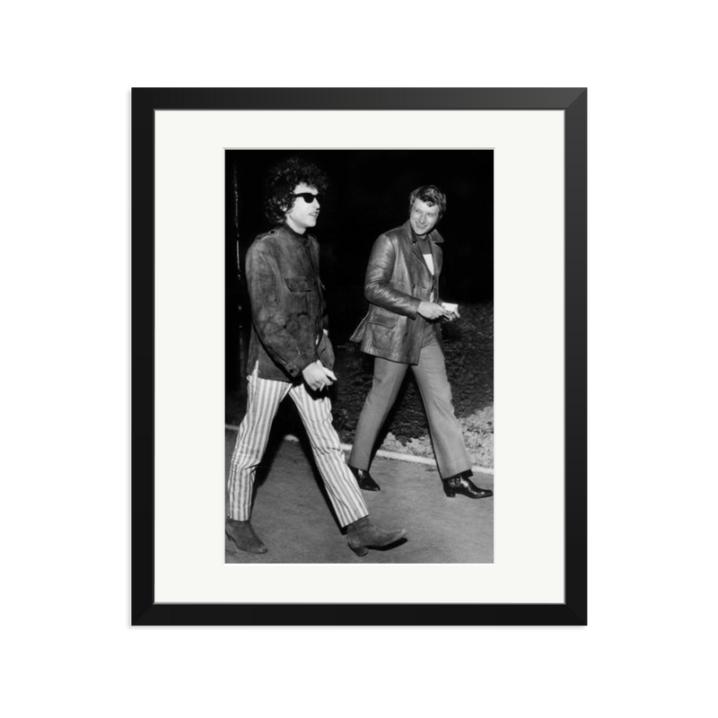 Bob Dylan in the Savoy Gardens by Mirrorpix | Photography Bob Dylan in the Savoy Gardens by Mirrorpix | Photography