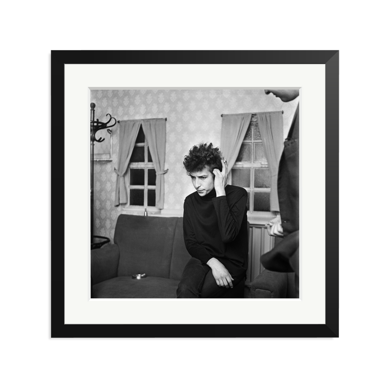 Bob Dylan in the Savoy Gardens by Mirrorpix | Photography Bob Dylan in the Savoy Gardens by Mirrorpix | Photography