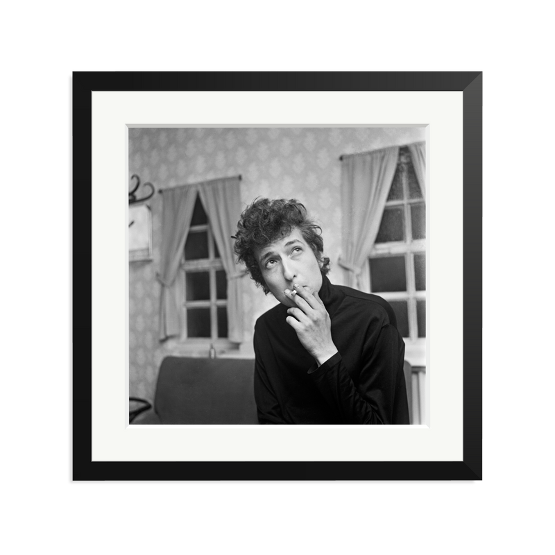 Bob Dylan in the Savoy Gardens by Mirrorpix | Photography Bob Dylan in the Savoy Gardens by Mirrorpix | Photography