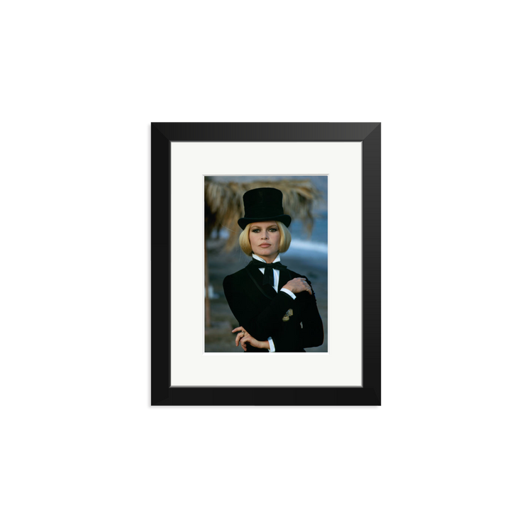 brigitte-bardot-in-a-tophat-