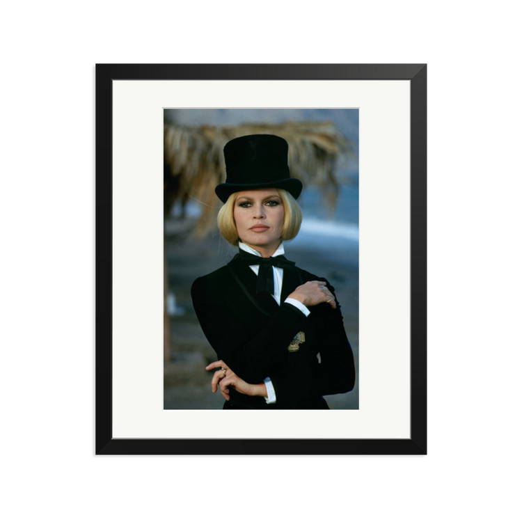 brigitte-bardot-in-a-tophat-
