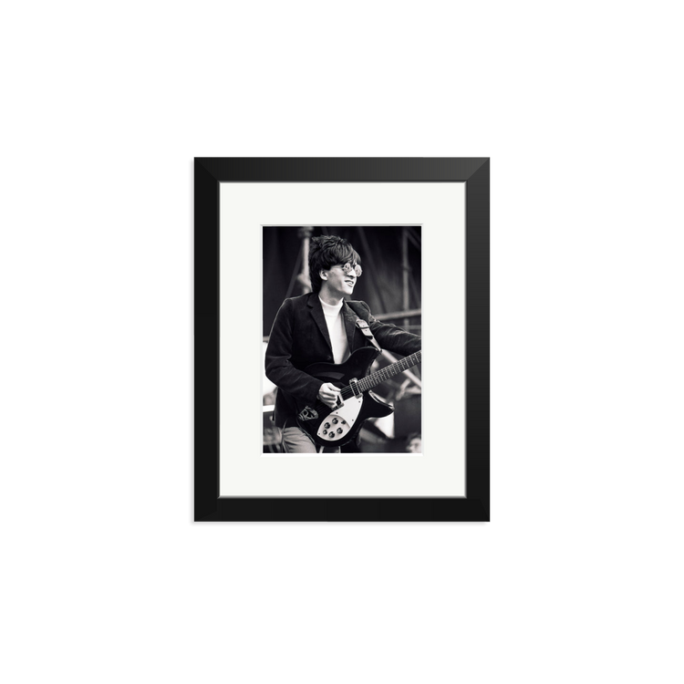 johnny-marr-on-stage-with-the-