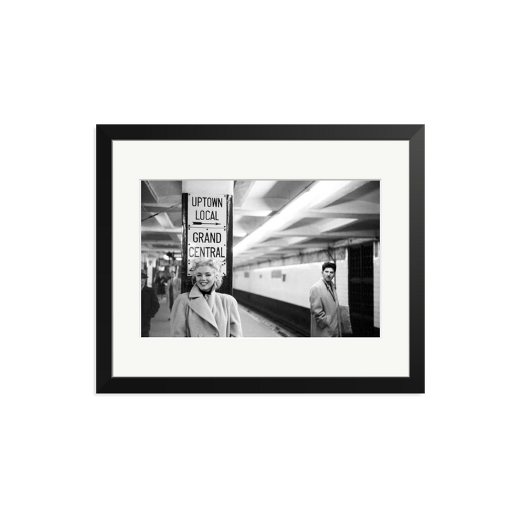 額装品/マリリン モンロー/Grand Central Station Marilyn In Grand Central Station | Framed Photography