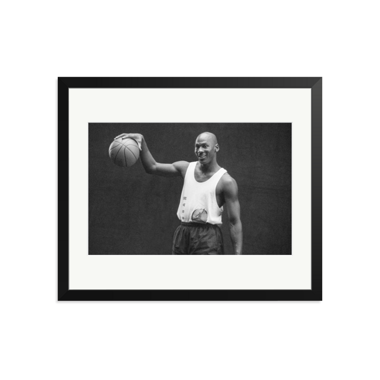 michael-jordan-one-hand-frame-